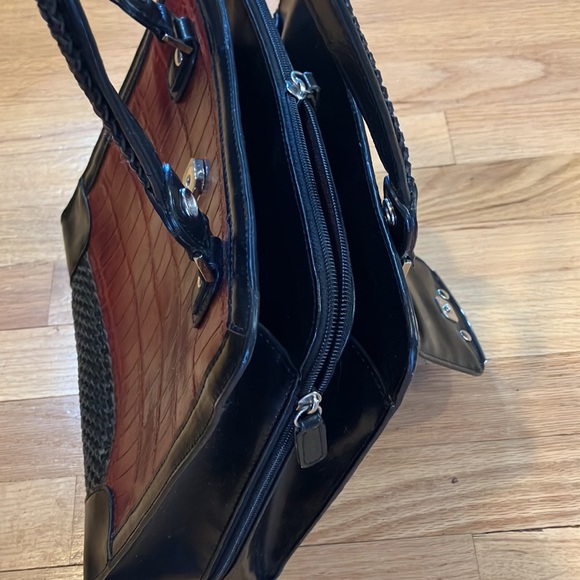 Vintage M.C. Marc Chantel embossed leather purse with heart - Picture 11 of 12